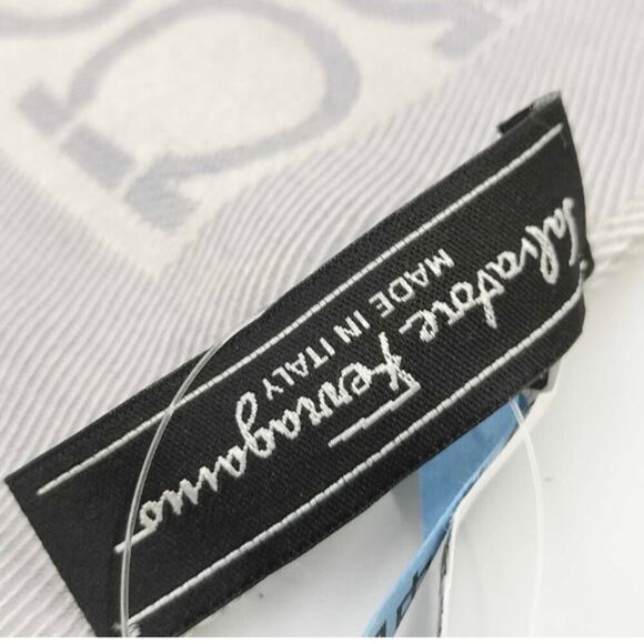 Salvatore Ferragamo Gancini Large Stole Scarf – Gray/Ivory - Picture 4 of 6